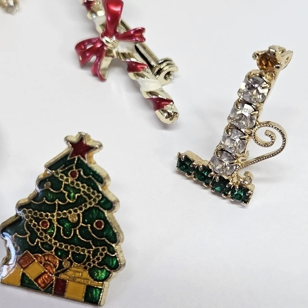 VINTAGE Christmas Holiday Brooch Pin Lot Avon Rhinestones